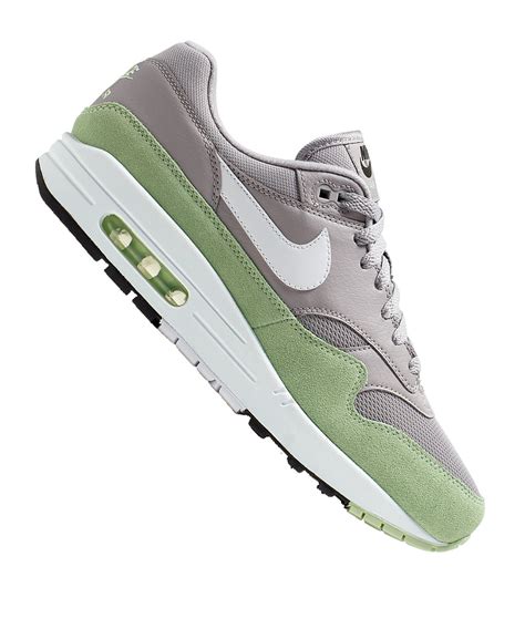 nike air max 1 herren grün|Nike Air Max 1 emission.